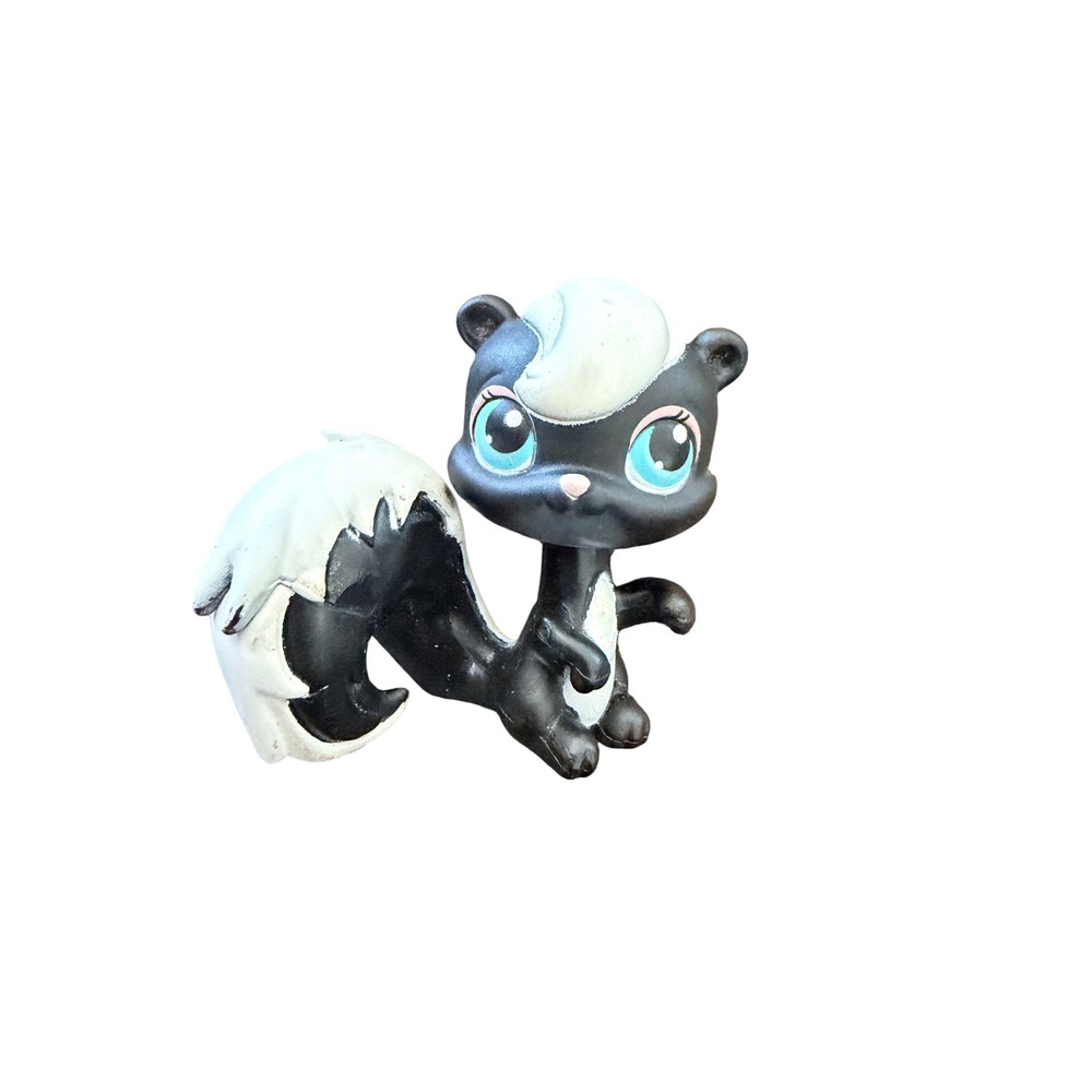 Littlest Pet Shop Skunk Blue Eyes Pink Magnet Vintage 2006 Hasbro